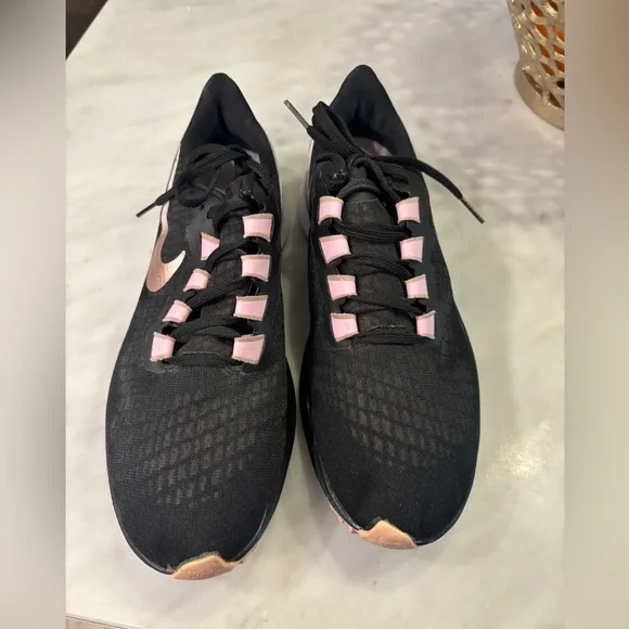 Set of Two Nike Air Zoom Pegasus Running Shoes Size 9. EUC - Picture 8 of 12